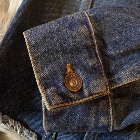 DKNY Crop Jean Jacket - Picture 4 of 6